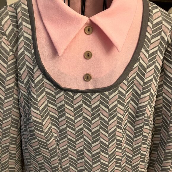 Vintage Grey, Pink, and White MOD Dress - Picture 4 of 5